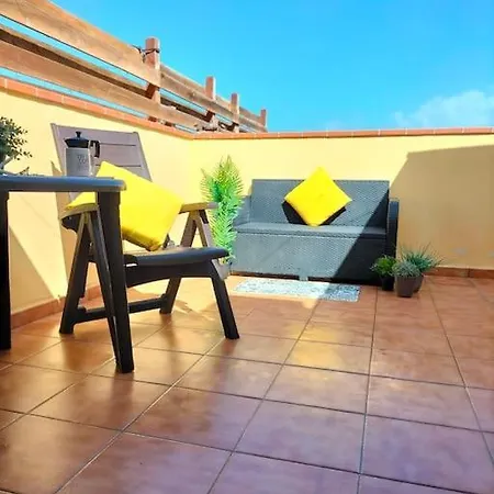 Atico De Carlo Con Vistas Al Mar Y Terraza Apartmán